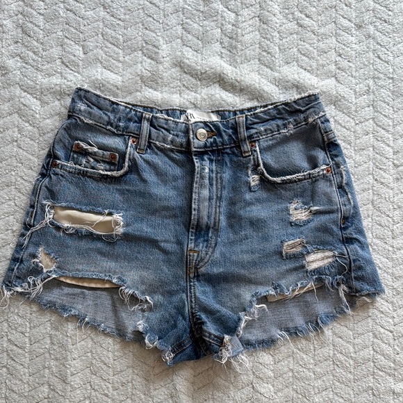 Zara Blue Jean Shorts with Distressed Detailing Size 4 - Picture 1 of 8